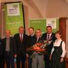 Bei der Verleihung des Bayerischen Naturschutzpreises des Bund Naturschutz an Eva Pongratz (3. v.r.): u.a. mit dem BN-Landesvorsitzenden Prof. Dr. Hubert Weiger und dem BN-Kreisvorsitzernden Karl Haberzettl