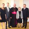 Urban Mangold und seine Ehefrau Katrin gratulierten zusammen mit Landrat Franz Meyer und Ehefrau Rosemarie Bischof Wilhelm Schraml zum 25. Bischofsjubiläum