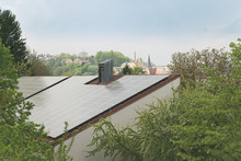 Photovoltaikanlage auf dem Dach der Grundschule Innstadt