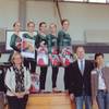 Diese Mädchen der Giselaschulen Niedernburg haben auch beim Landesfinale für rhytmische Sportgymnasik gepunktet: Urban Mangold bei der übergabe der Urkunden in der Passauer Dreifachtunrhalle.