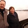 Sie kämpfen für die Bewahrung des letzten Stücks freifließender Donau: ÖDP-Bezirksrätin Maria Birkenender und Bürgermeister Urban Mangold auf dem Güterschiff Bavaria kurz vor der Anlegestelle Vilshofen.